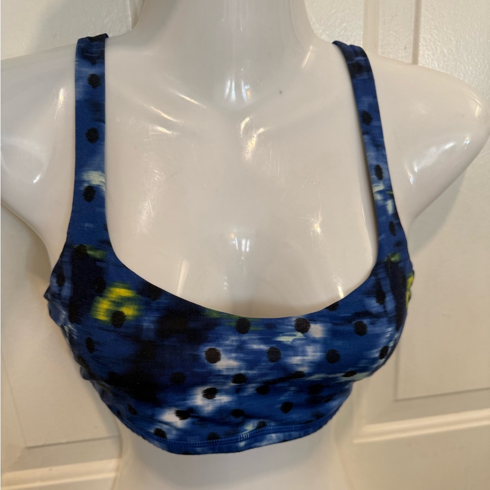 Lululemon sports bra size 4